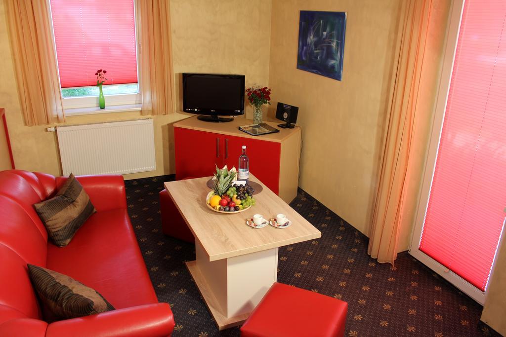 Das Hudewald Hotel & Resort Ückeritz Buitenkant foto